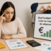 Femme calculant le budget nécessaire pour créer sa marque de vêtements avec une calculatrice, des graphiques et des tee-shirts.